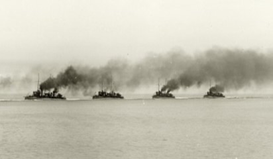 1915, 14 февраля (1 февраля по старому стилю): Эсминцы «Генерал Кондратенко», «Сибирский стрелок», «Охотник», «Пограничник» Балтийского флота 