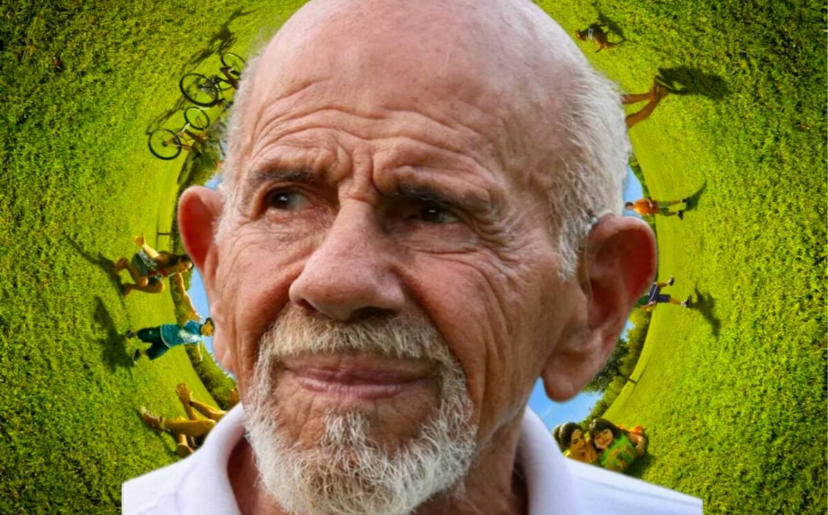 Жак Фреско (англ. Jacque Fresco; 13 марта 1916, Бруклин, Нью-Йорк, США - 18 мая 2017, Себринг, Флорида, США)