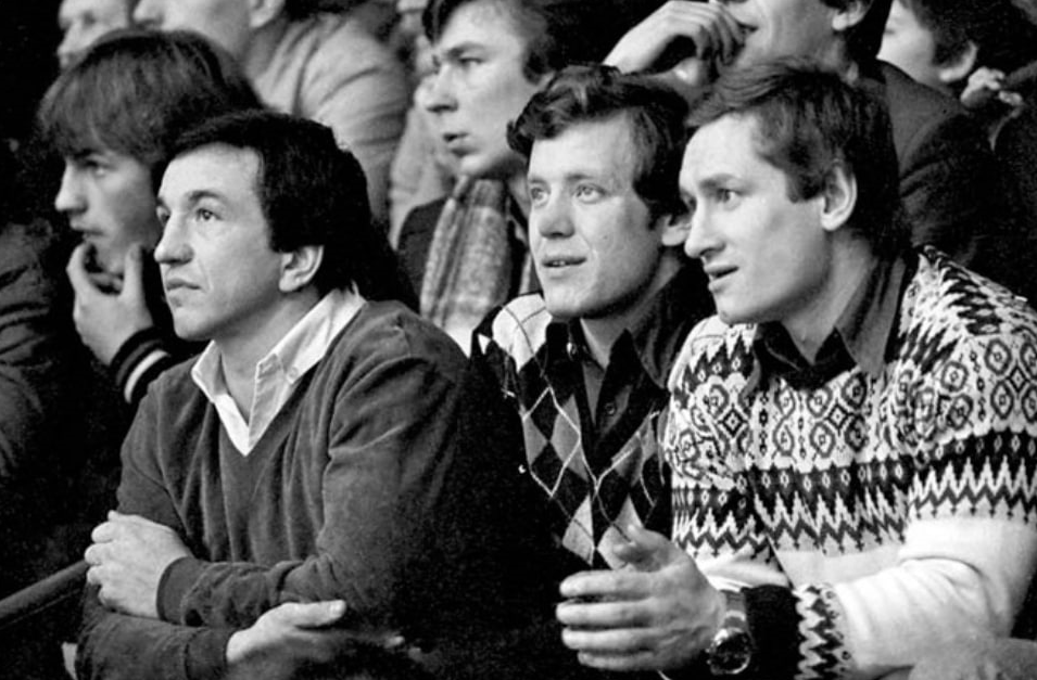 Фото с яндекс.картинки (в качестве зрителей - В.Ковин, М.Варнаков и А.Скворцов)