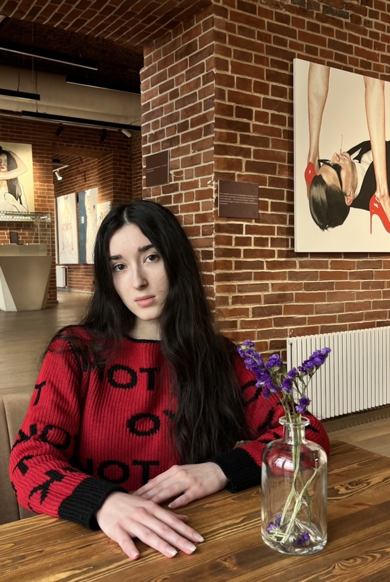 Привет, я Лина Дор – эзотерик и наставница тарологов.