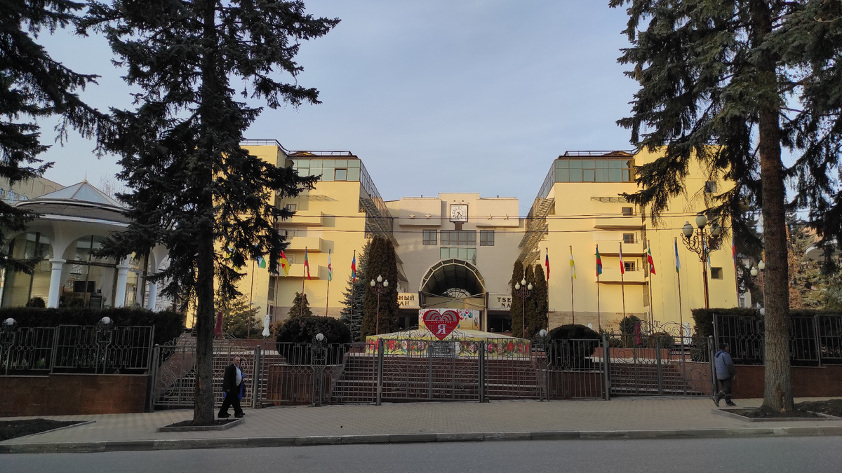 В Кисловодске февраль может отличаться от января только тем, что новогодние ёлки убрали. Фото: Кирилл Полиенко/Polienko: путешествуем вдвоём