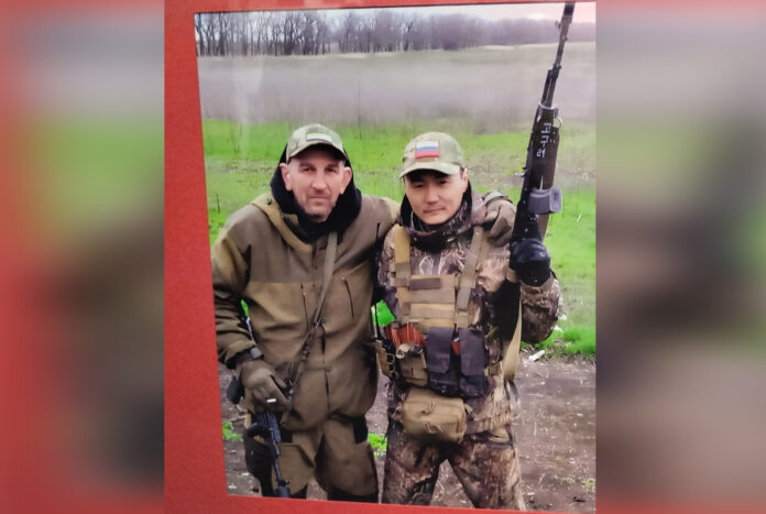 И Ги Джони (справа) с боевым другом. Донбасс-2024.