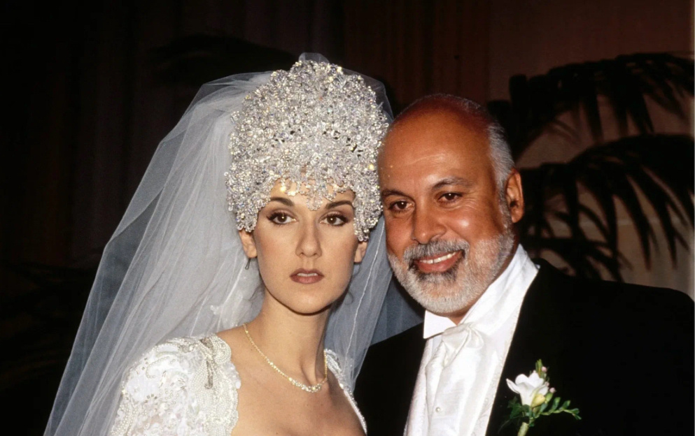 Селин Дион в платье от Versace с шестиметровым шлейфом и тиаре Swarovski