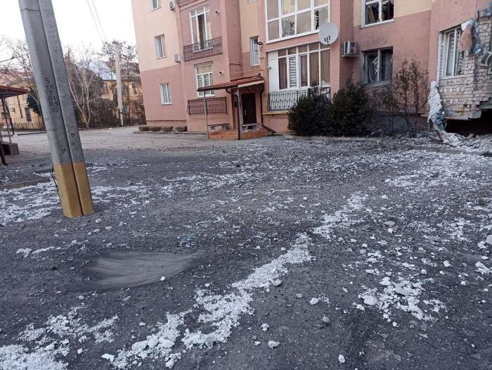 Фото: последствия ночной атаки ВСУ на Новую Каховку, источник – Телеграм-канал Таврия. Новости Херсонской области
