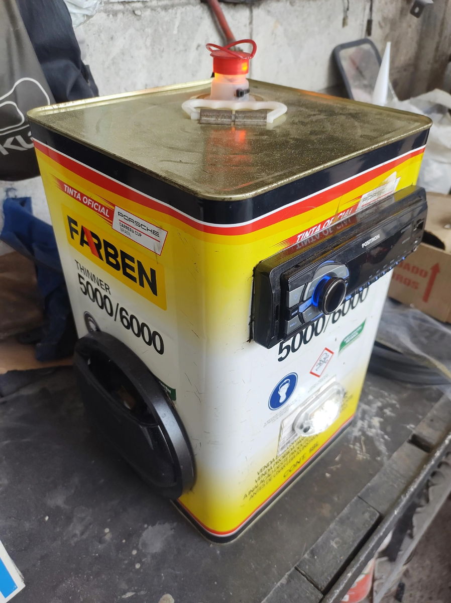 Корпус дает красочные эффекты