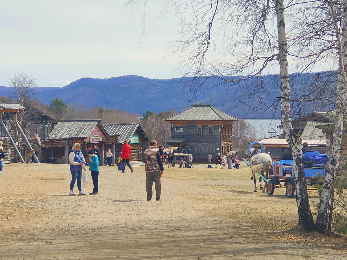 «Тальцы» на берегу Ангары (© Анна, «Маяк энерджайзера»)