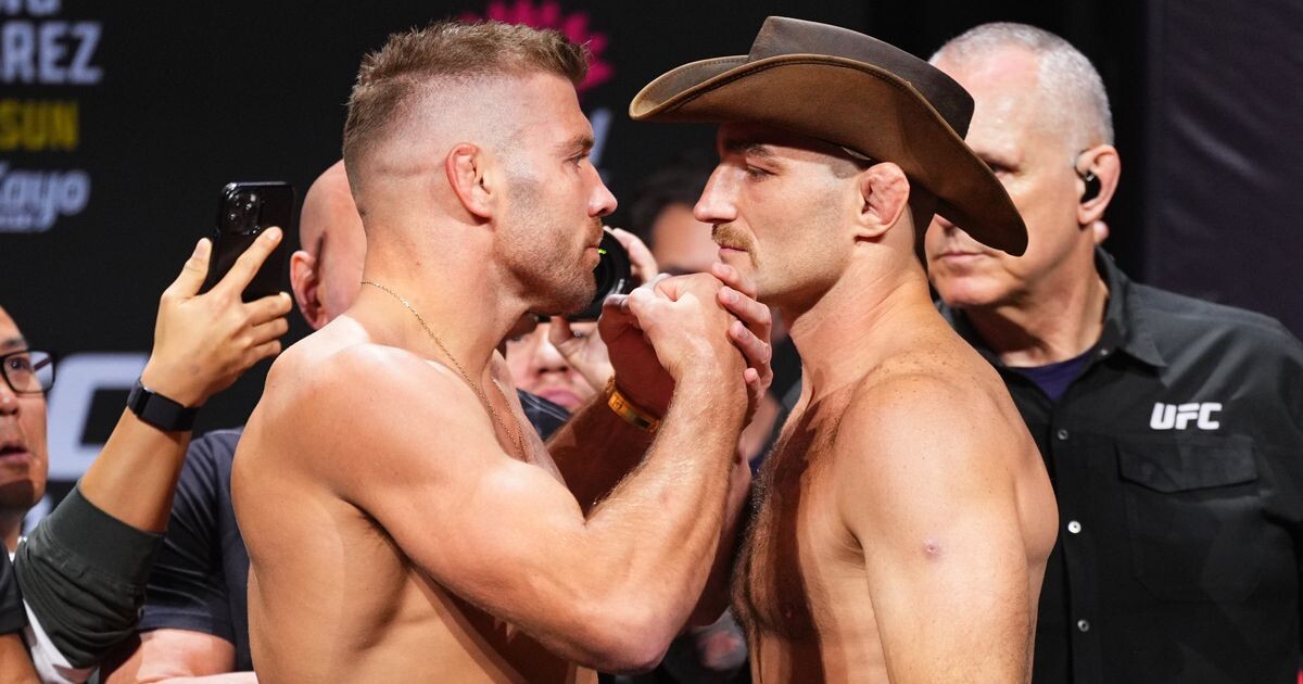 Бойцы ММА: Дю Плесси слева, Шон Стрикленд справа