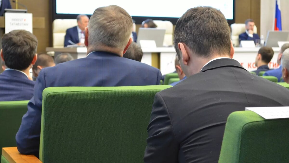 В разное время многие депутаты ГД высказывались против «навязанного» Западом праздника. Другие выступали в его защиту, поясняя, что это лишний повод сделать приятный сюрприз второй половине. Фото: Мария Рудакова. 1MI