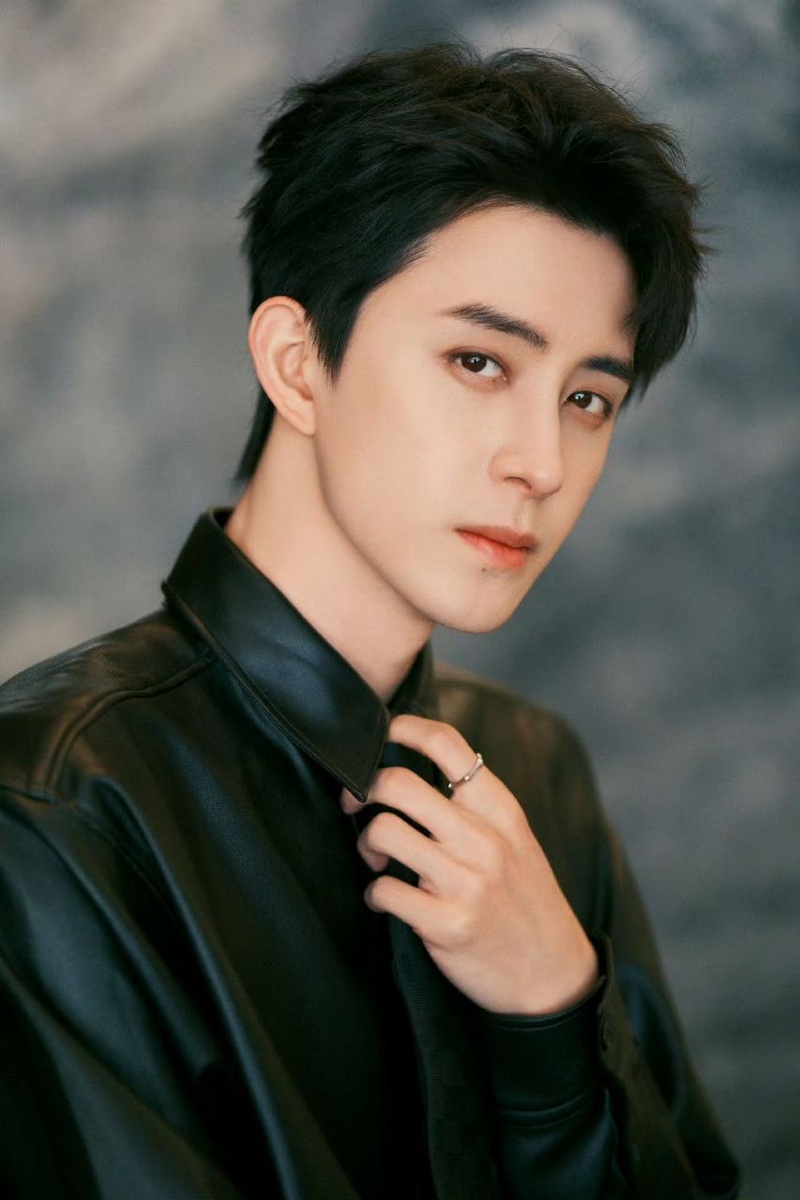 Актёр Ао Жуйпэн