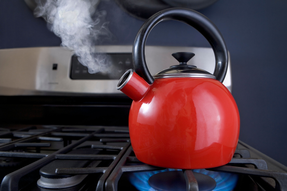     Как заставить воду закипеть быстрее: 3 мифа и 4 работающих совета