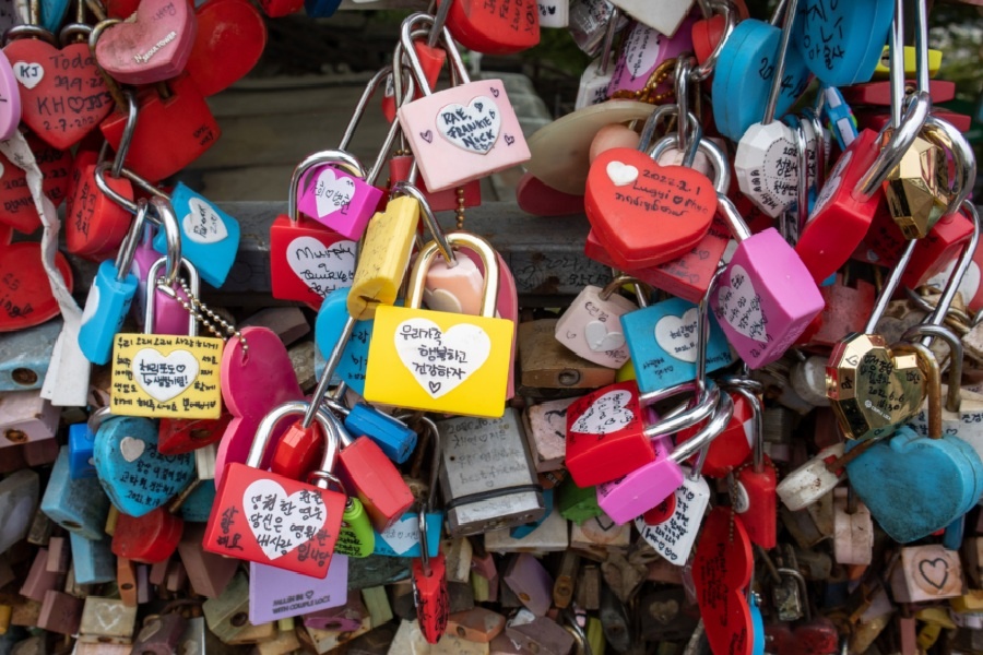 Замки от влюбленных парочек