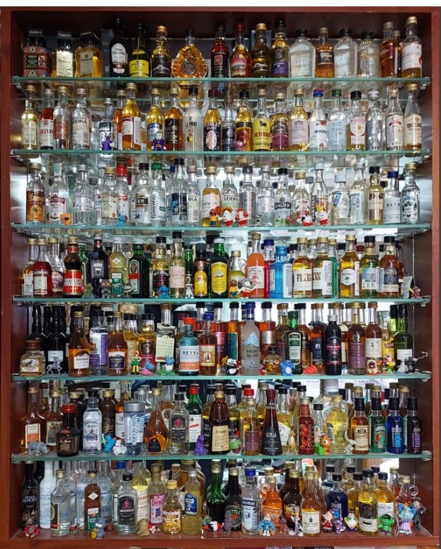  этой статье мы разберём, чем отличаются такие профессии, как Сомелье, Кавист, Дегустатор и Энолог. Т