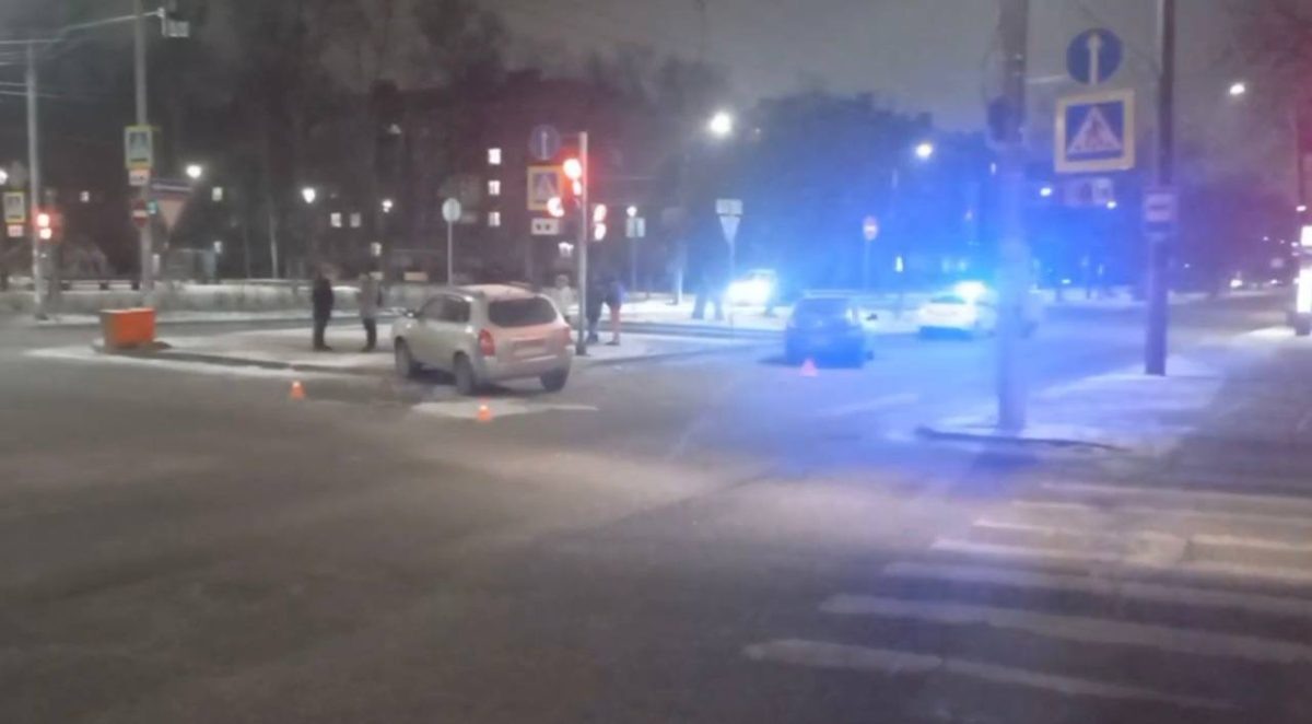    Автомобиль Hyundai, двигаясь по улице Лескова, на перекрестке проехал на красный свет светофора