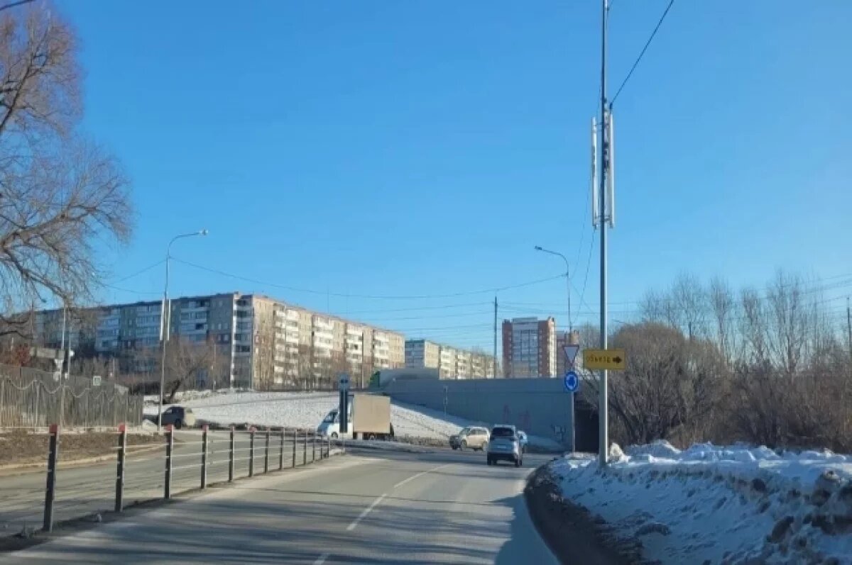    В Челябинске закрыли движение на перекрестке Косарева и Братьев Кашириных