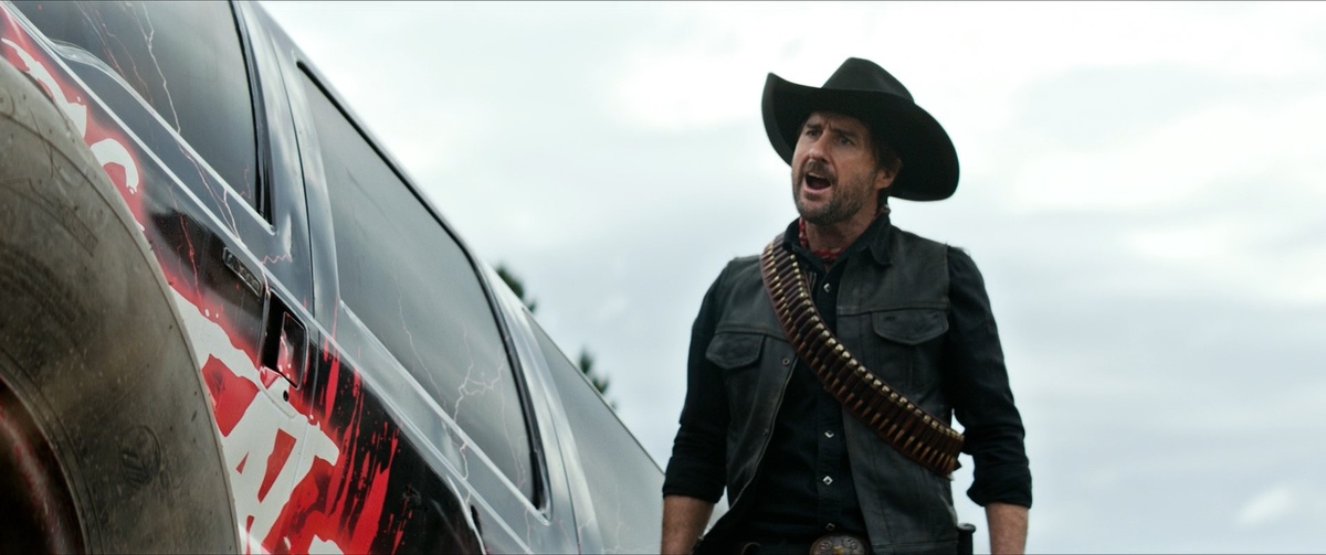 Альбукерке и Флагстаффа должны были сыграть Райан Рейндольс и Майкл Сера, но у первого не сошлись графики, а второй сам отказался. Впрочем, кто бы тут не сыграл, лучше бы не стало.