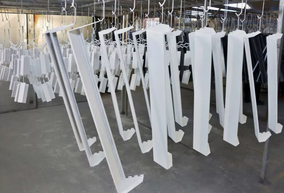 Подготовка деталей к процессу полимеризации.