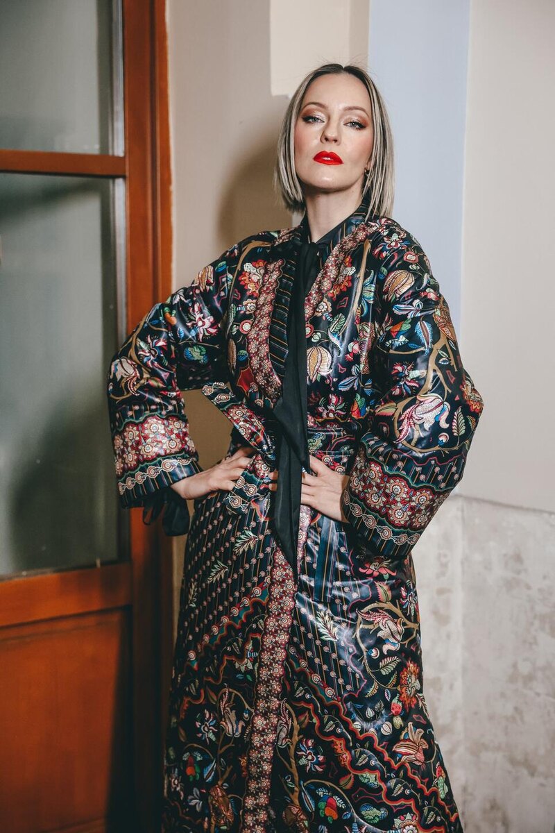    Яна Крайнова на недавнем показе новой коллекции Душегреи фото Юлии Ханиной