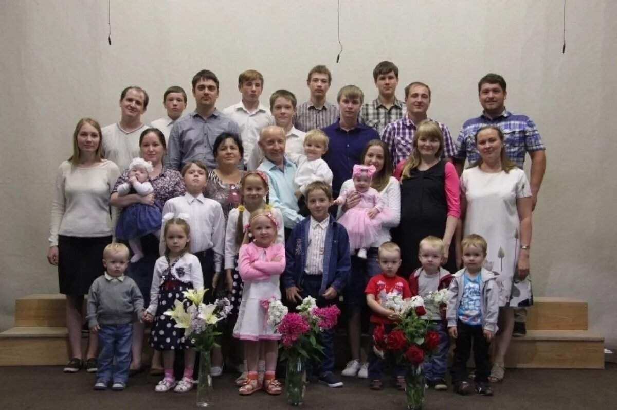    У Любови и Андрея Бабайловых 15 детей