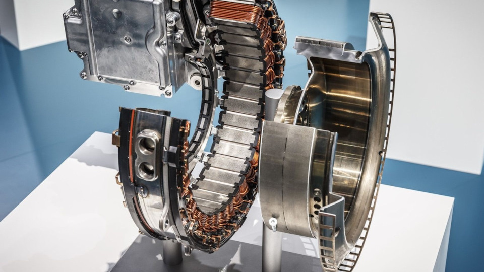 Часть 2 .Мерседес 2018 -2022 г второй вариант исполнения стартер — генератора или когда размер имеет значение .