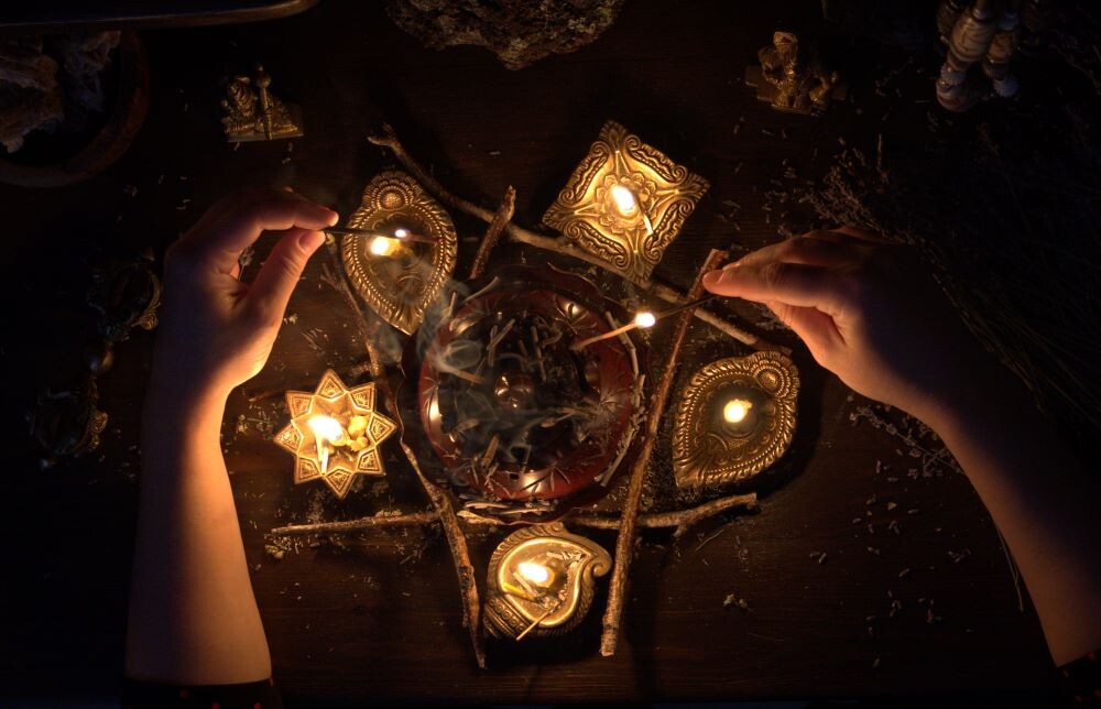 Признаки подклада и порчи в доме. (tarot9.ru)