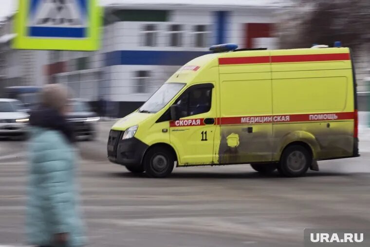 Курганец попал в больницу с отравлением с завода, где погибли двое. Фото: Екатерина Сычкова © URA.RU