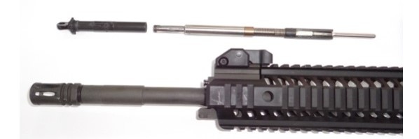 Ствол, цевье и поршень винтовки.