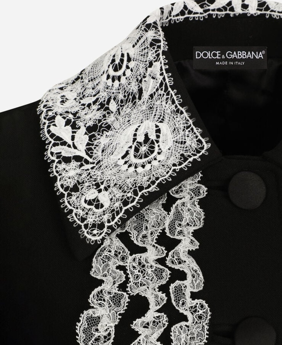 Один раз, гуляя в сети, наткнулась на это фото, которое меня моментально вернуло в это воспоминание. 