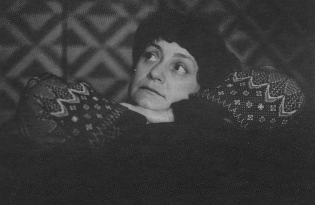 Галина Щербакова

Галина Щербакова — это выдающаяся советская писательница, чьи книги до сих пор находят отклик в сердцах читателей. Ее роман «Вам и не снилось…» стал одним из самых популярных и любимых в СССР.