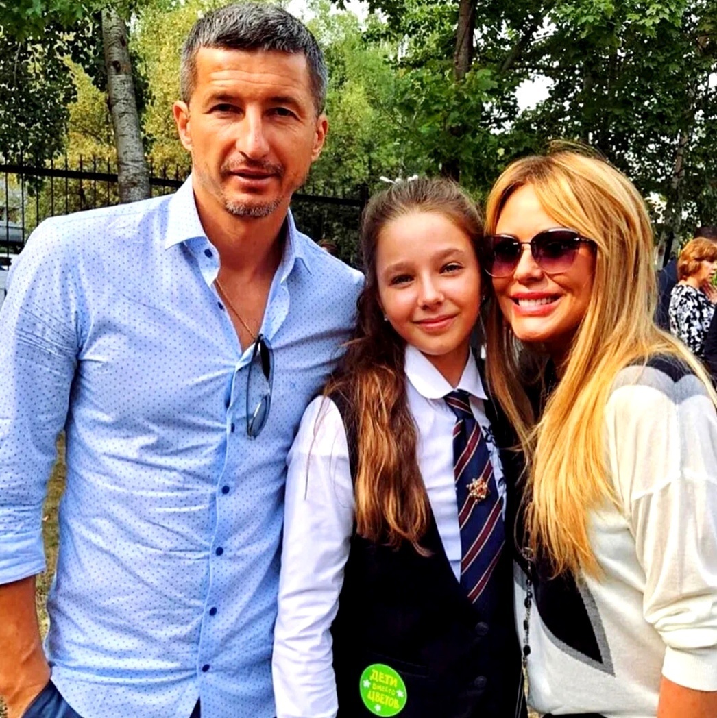 Вера Алдонина с отцом Евгением Алдониным и мамой Юлией Началовой