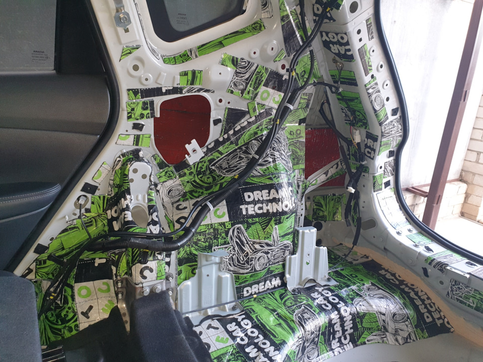 Первый слой виброизолятор.