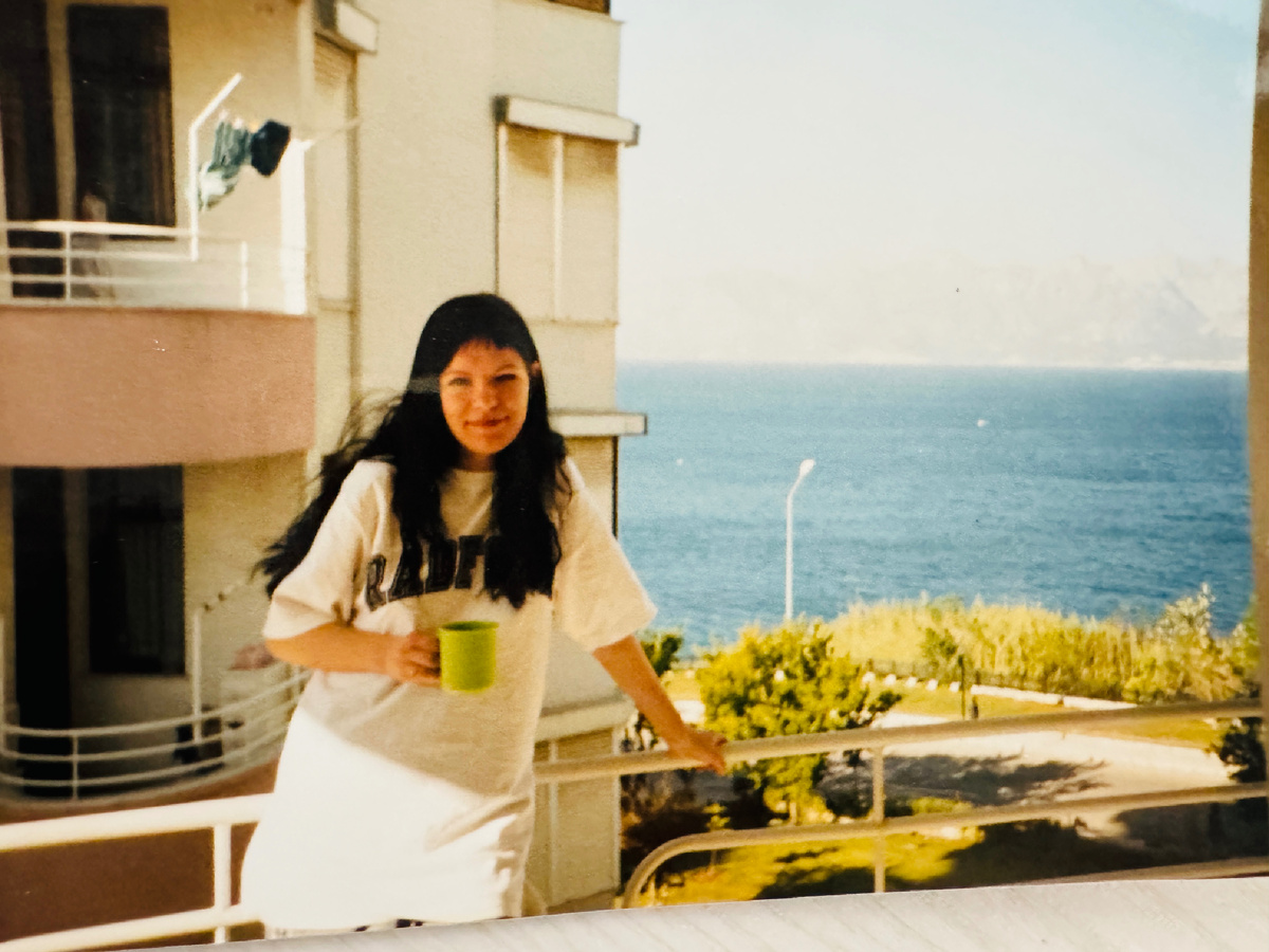 В день прилета на балконе нашей квартиры