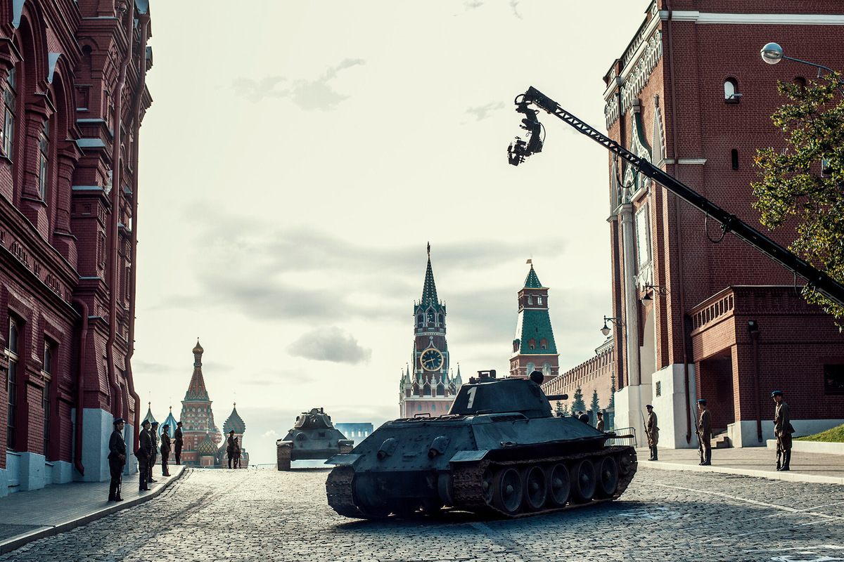 Кадр со съемок фильма "Танки". Фото взято с сайта www.kinopoisk.ru