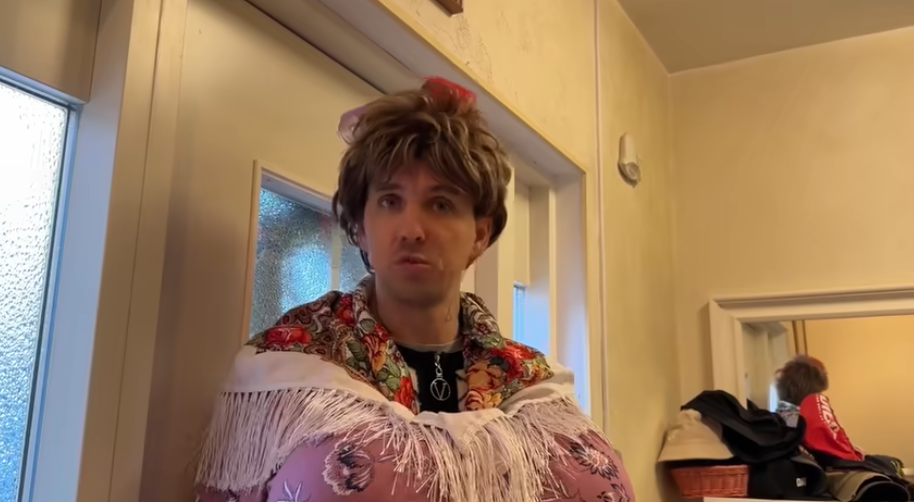 Скриншот с видео https://vk.com/veydi_rush?z=video-211105951_456243050%2Fd273d55d00778963a6%2Fpl_wall_-211105951