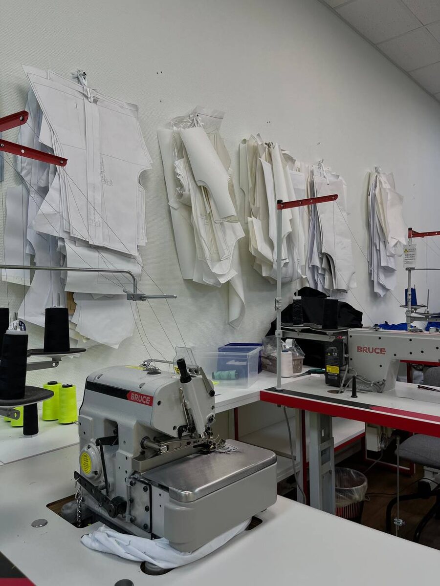 Фото швейного цеха из нашего производства