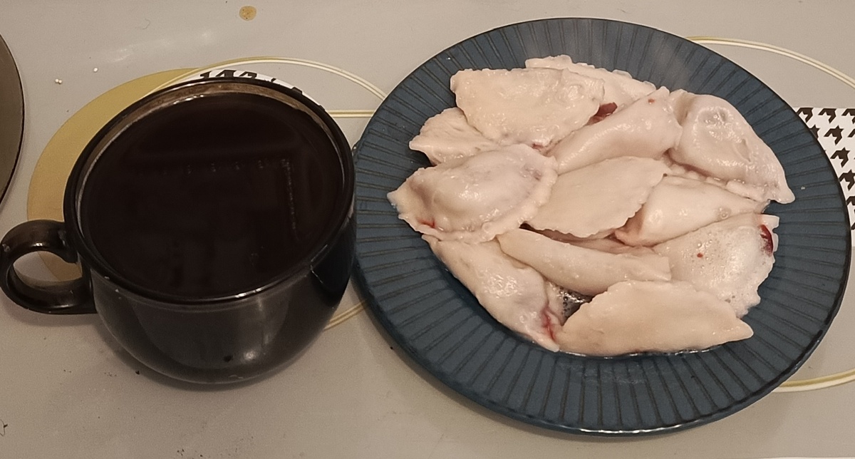 Вареники с вишней и кофе. ☕