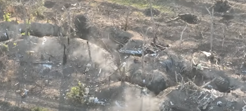 Перекопаная земля "ФРОНТ" Украина и Россия