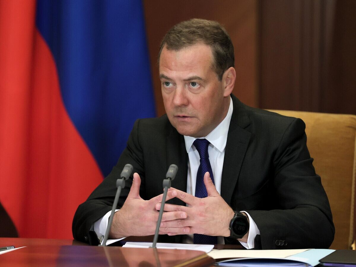    Заместитель председателя Совета безопасности РФ Дмитрий Медведев проводит в режиме видеоконференции заседание Межведомственной комиссии Совета безопасности РФ© РИА Новости / Екатерина Штукина