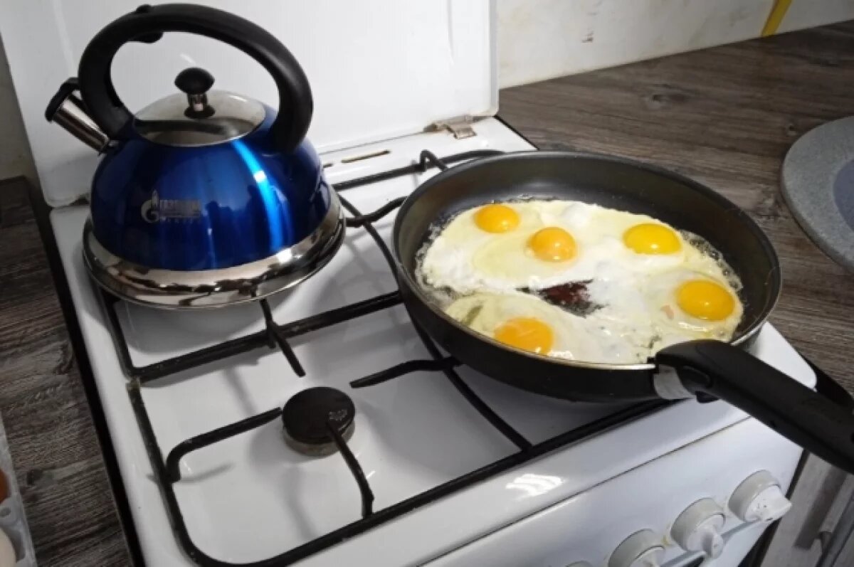    Пахнет газом.