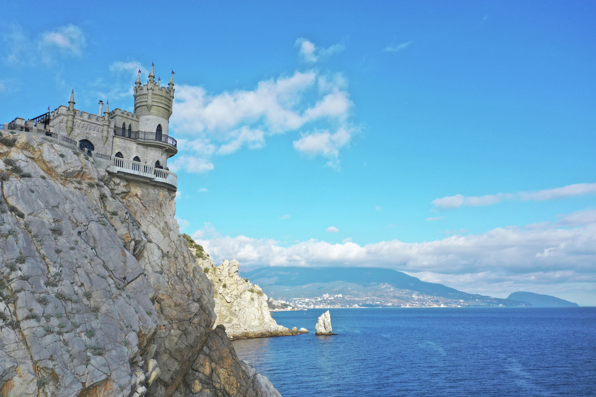 Дворец-замок «Ласточкино гнездо» // Туристический портал Республики Крым, Сергей Коршунов