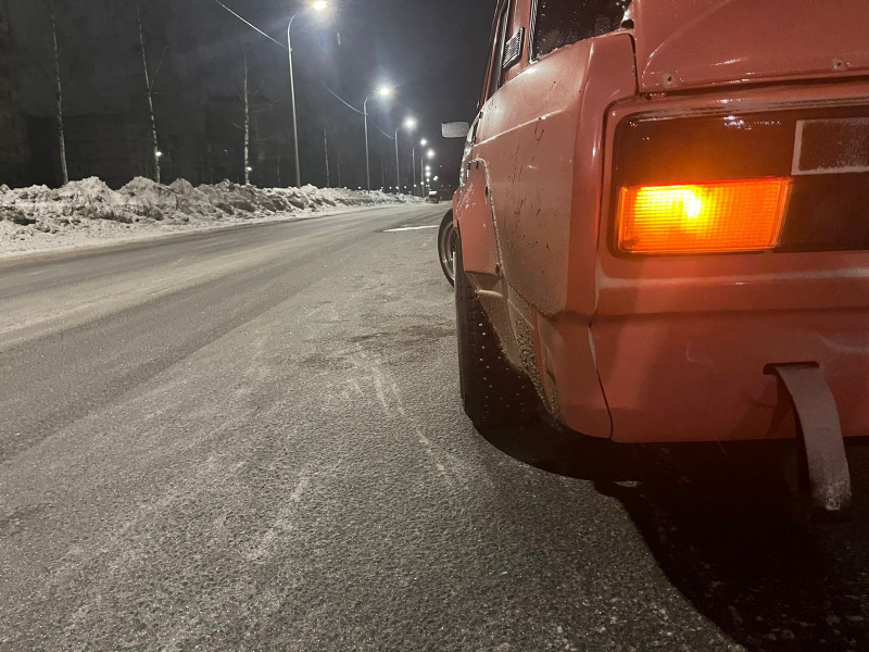    Дрифтеры исполнили занос перед патрулем ДПС в ПетрозаводскеГАИ Петрозаводска