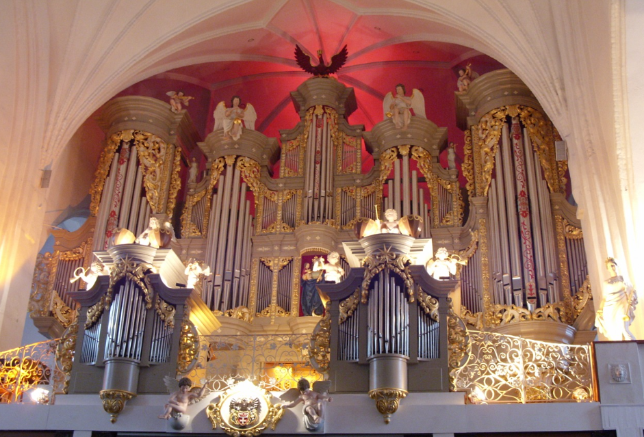 Большой орган в соборе Канта, Калининград 2009 год. Из личного архива.