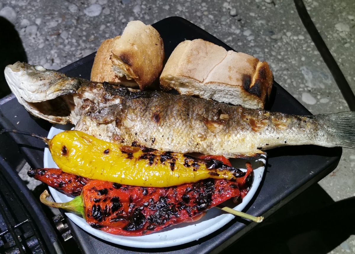 Леврек (по нашему Сибас) и наши домашние перцы