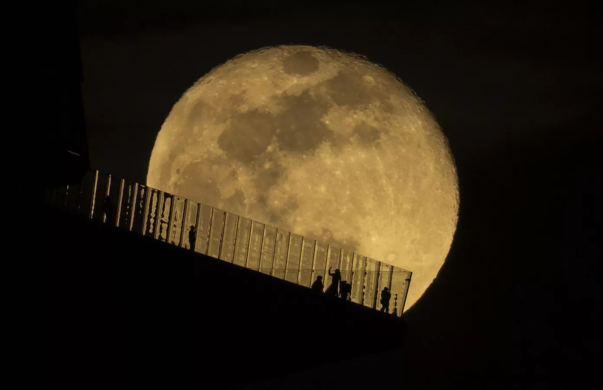 Смотровая площадка The Edge в Нью-Йорке, откуда открывается потрясающий вид на  Манхэттен © Getty Images / Gary Hershorn