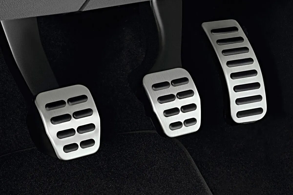     Почему машину трясет при старте с места: вы с детства хотели знать, но стеснялись спросить