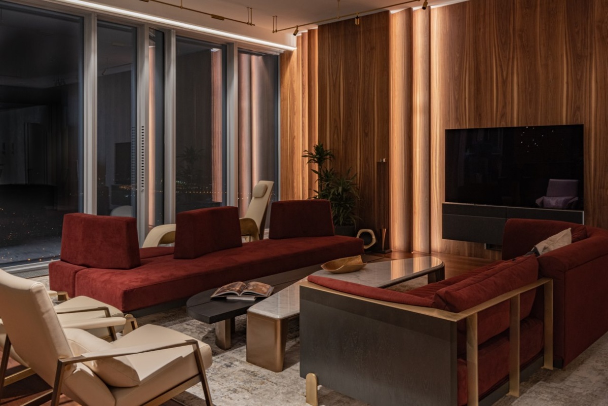 Подсветка 3000 К выступающей части стены. Фото: Premier Home