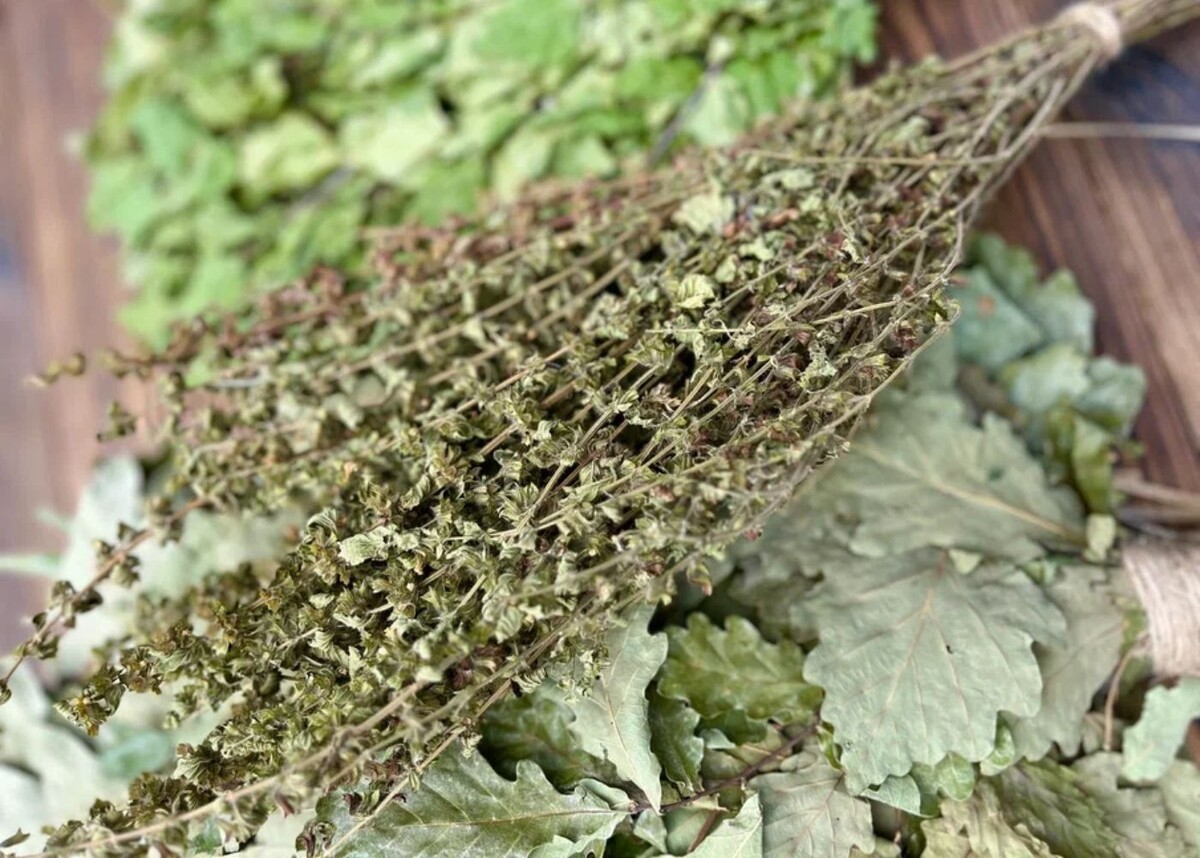 Мелиссу еще называют лимонной мятой