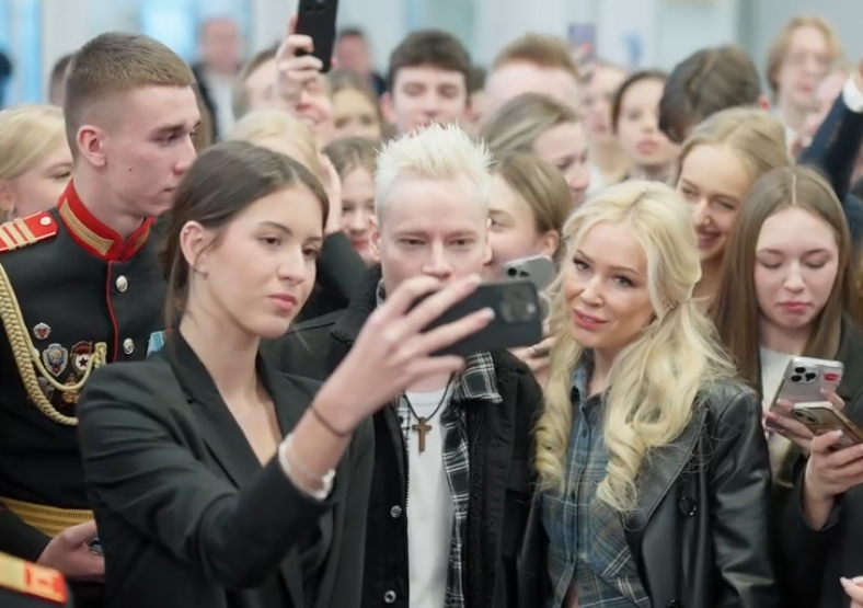 Фото: скриншот из клипа SHAMAN «Я останусь с тобой»