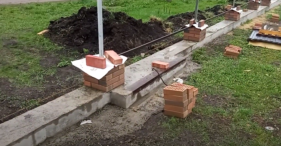 Рассказываем какой кирпич использовать для столбов забора. Прочность, эстетика и долговечность ограждения