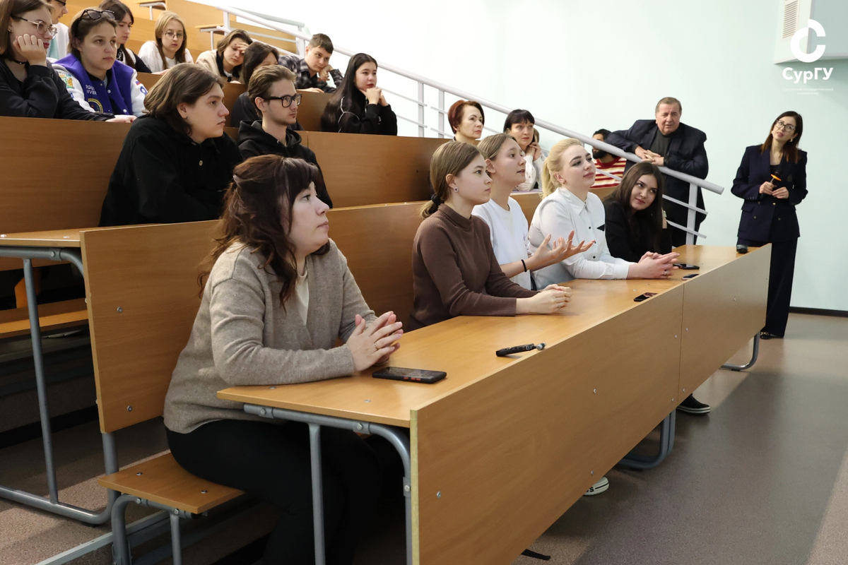    Студенты-переводчики СурГУ с этого года будут изучать китайский язык