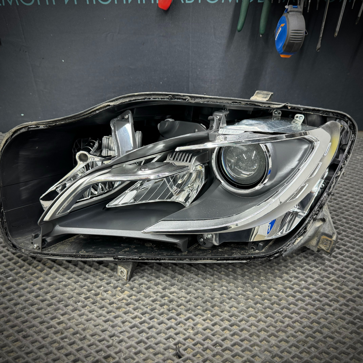 Разобраная фара